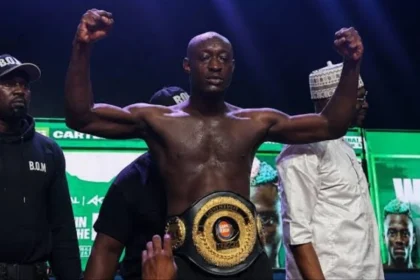 Carter Efe defeats Speed Darlington, retains celebrity boxing title